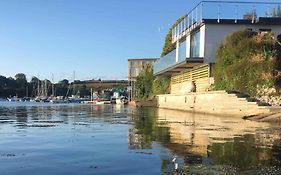 Solano A 2 Bedroom Waterside Villa In Falmouth
